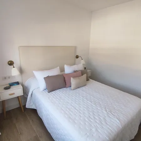 Lunamar Seaviews & Communal Pool *