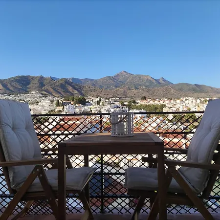 Lunamar Seaviews & Communal Pool