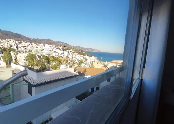 Lunamar Seaviews & Communal Pool