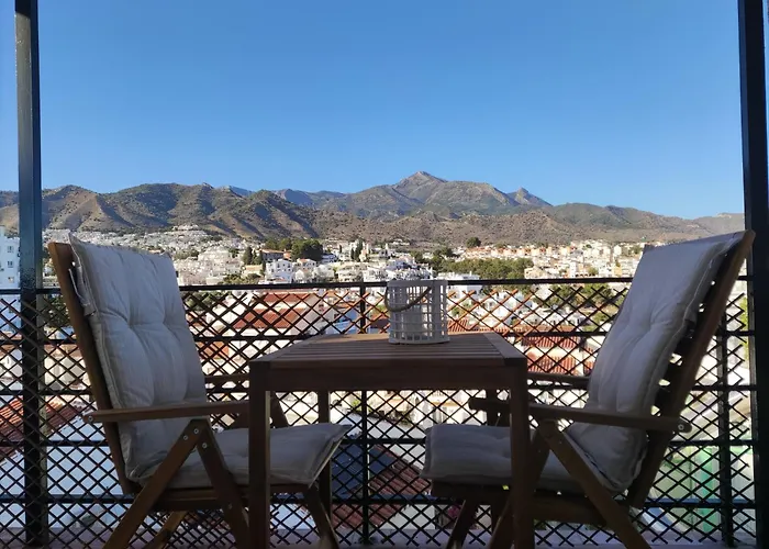 Lunamar Seaviews & Communal Pool