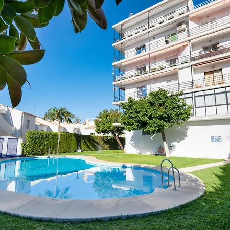 Lunamar Seaviews & Communal Pool