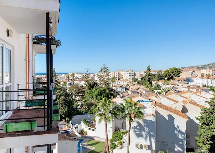 Lunamar Seaviews & Communal Pool *