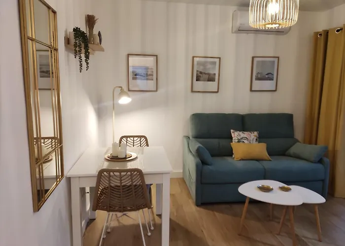 Lunamar Seaviews & Communal Pool *