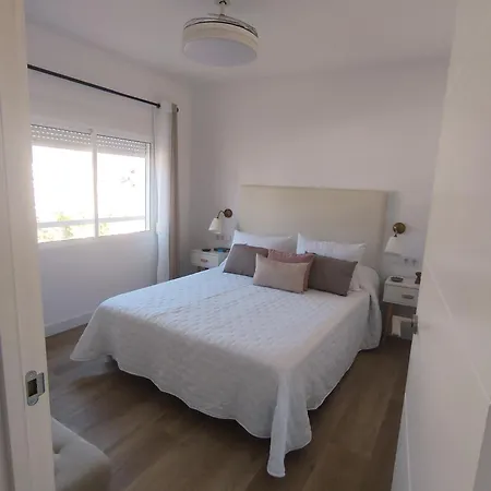 Lunamar Seaviews & Communal Pool * 内尔哈